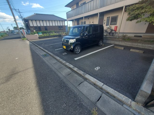 コンフォート岩槻の駐車場|駐車場完備です