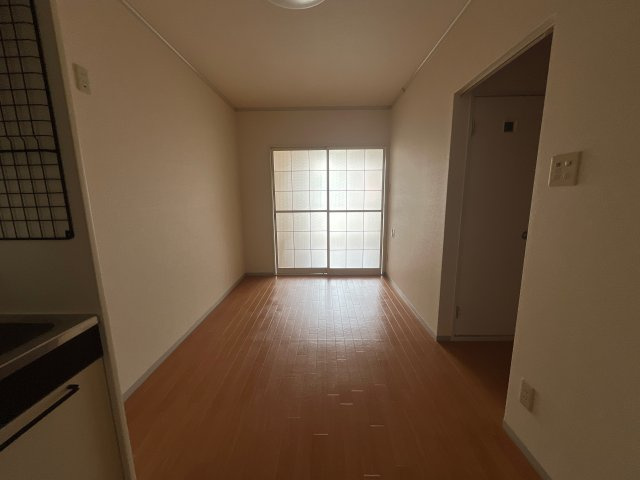 ロイヤルハイツⅡの居間・リビング