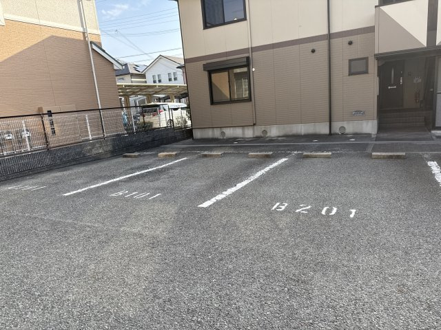 第５グリーンハイツ　B棟の駐車場
