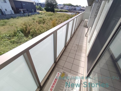 【バルコニー】 | BEREO蔵本元町 | 外からの目が気にならないバルコニーで洗濯物が干せます