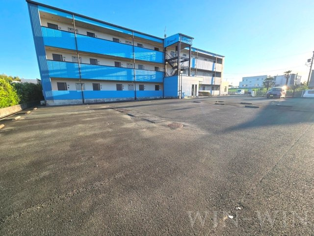 パラシオンの駐車場