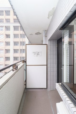 朝日プラザ久留米Ⅱ　9階のバルコニー|別号室のものになります。現状優先。