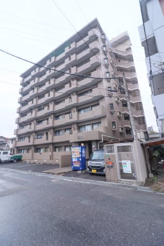 ダイナコート鷹の巣　７階　　の外観
