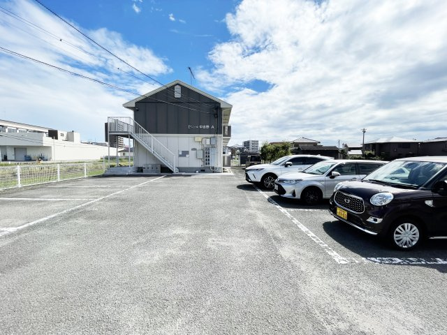 セジュール中吉野 A棟の駐車場