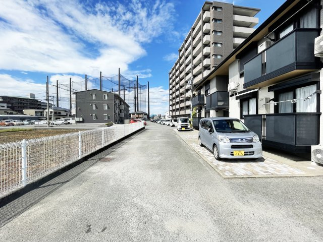 セジュール中吉野 A棟の駐車場