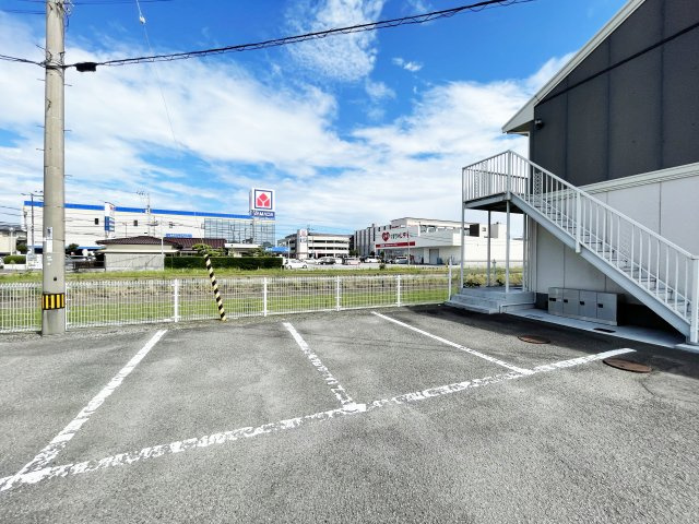 セジュール中吉野 A棟の駐車場