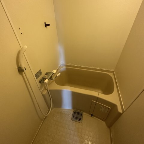 ハイツラポートAの浴室