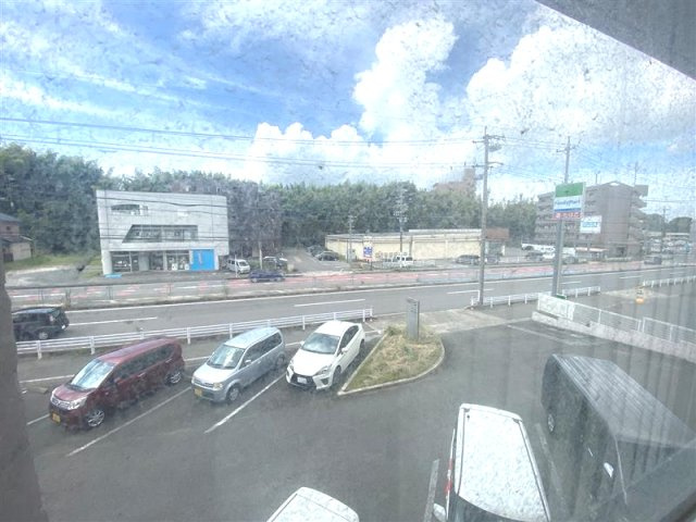 カネヒビルテナントの駐車場