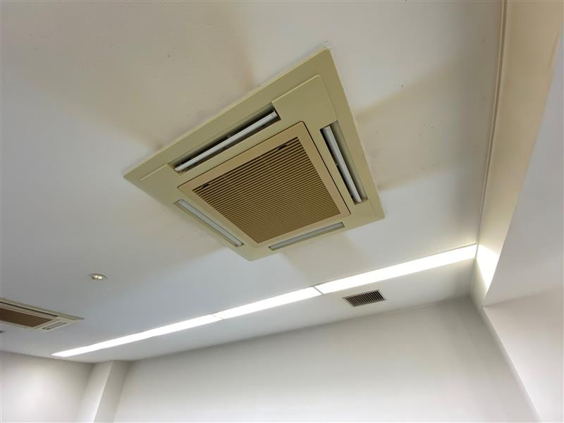 カネヒビルテナントの内装