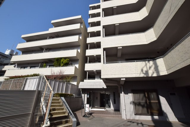 ライオンズマンション護国神社前の外観|ライオンズマンション護国神社前（2LDK）