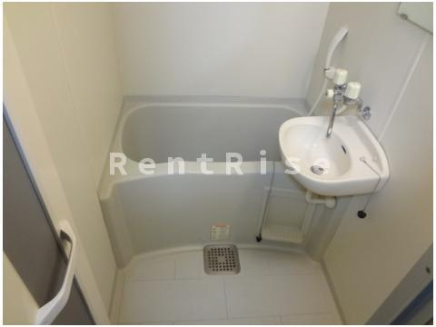 レオパレスT&Kの洗面所