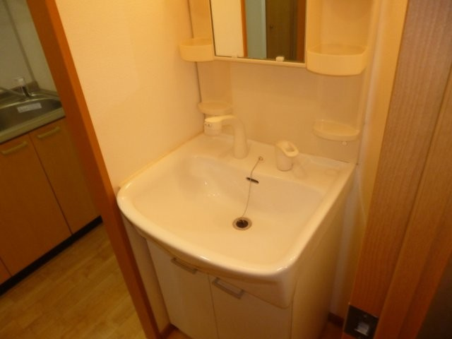 ＪＲＢハイツ倉敷駅前の独立洗面台