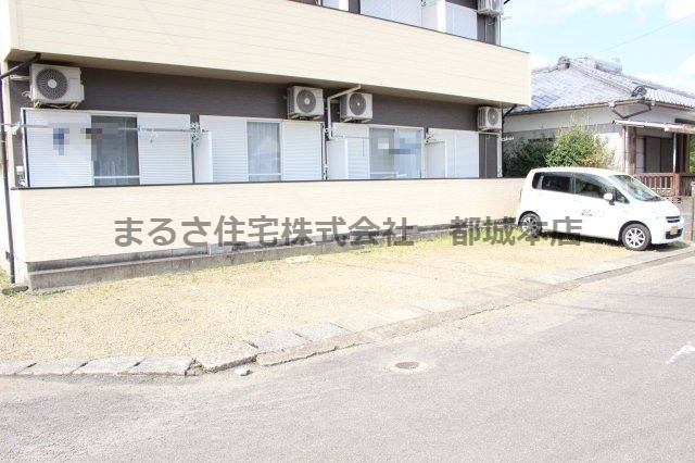 エレファント中之丸の駐車場