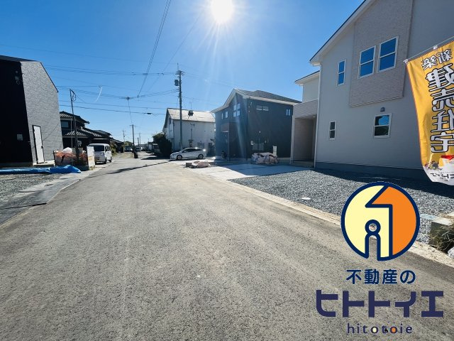 よかタウン室岡2期の前面道路含む現地写真