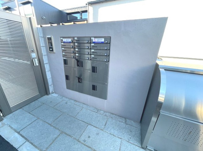 【エントランス】 | ルミエール・エタンセルｓｉｘ