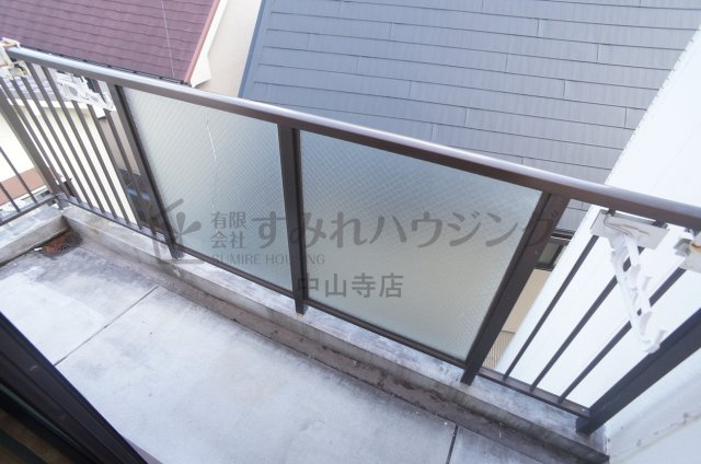 U.J.ビル宝塚のバルコニー