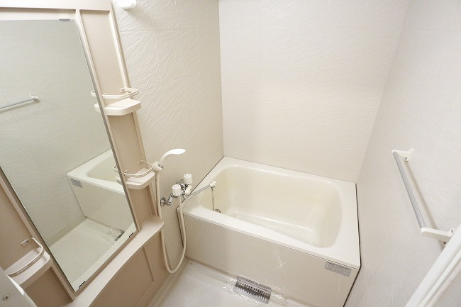 彩都花ノ岡の浴室