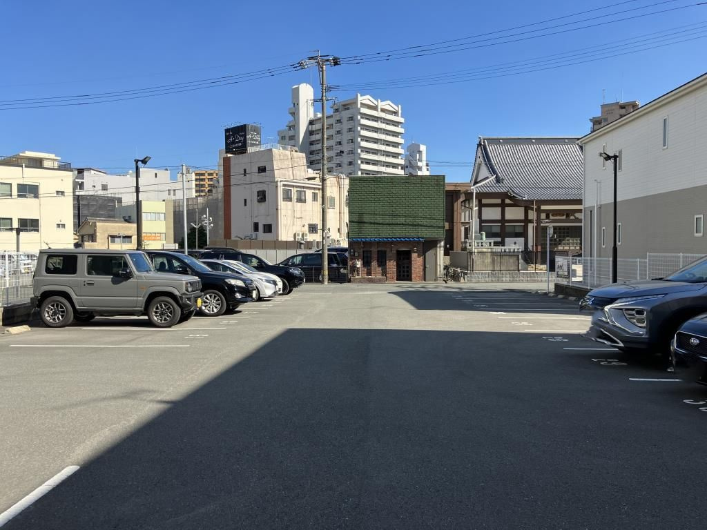 カサグランデ本町の駐車場