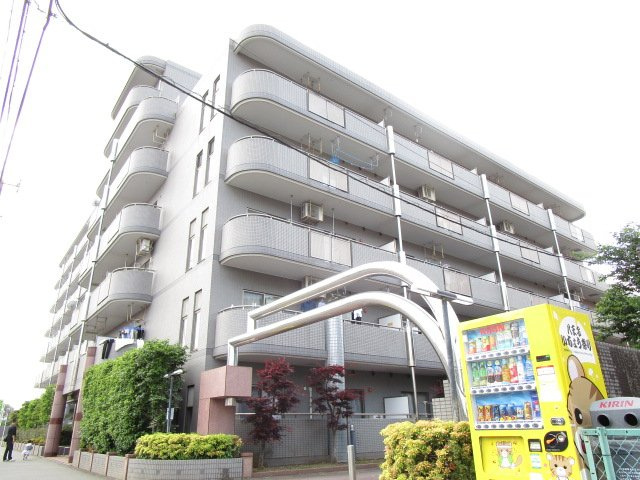 アーバンイーストの外観
