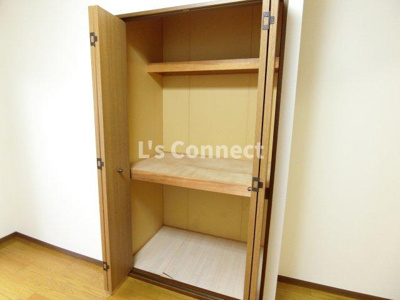 【収納】 | カヤバプラザＥ館 | 段付き収納でお荷物もすっきりしまえます。