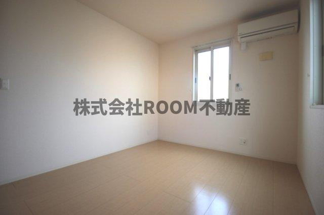 SOHO’S吉尾　A棟の寝室|広くて明るい寝室