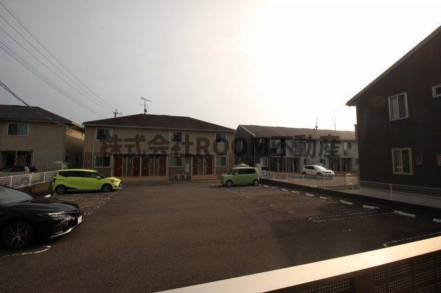 SOHO’S吉尾　A棟の駐車場|駐車場に車を止められます