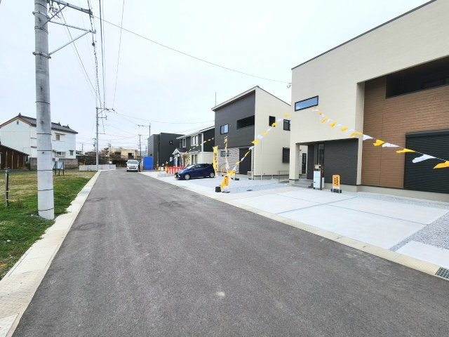 ARCHI DAYSーアーキデイズ－小倉南区横代北町1丁目　【小倉南区　新築戸建て】の前面道路含む現地写真|前面道路も広々♪駐車しやすい♪【小倉南区　新築戸建て】