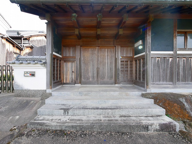 八島町貸家の外観