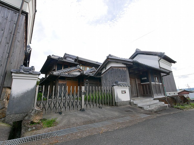 八島町貸家の外観