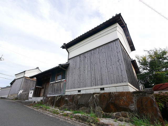 八島町貸家の外観