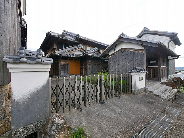 八島町貸家の外観