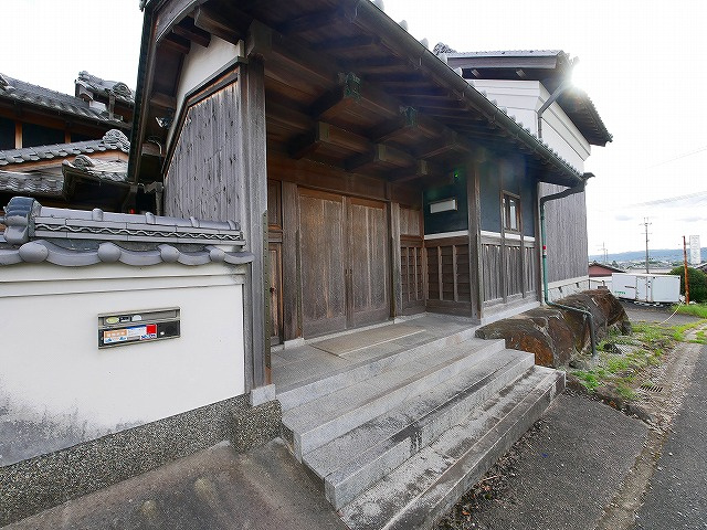 八島町貸家の外観