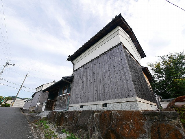 八島町貸家の外観