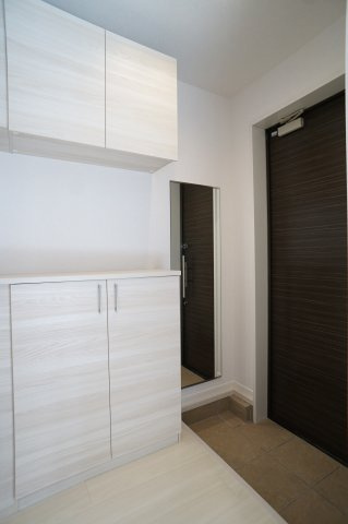 Bloom　Stageの玄関|大容量のシューズBOX♪全身ミラー設置