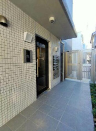 THE ROOMS 渋谷本町のエントランス