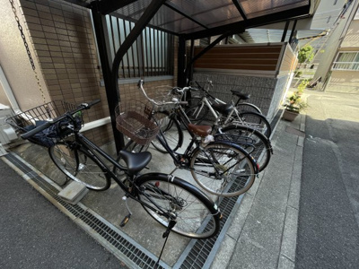 【その他共用部分】 | アドミラブル | 駐輪所です