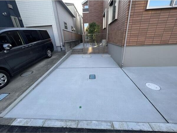 湘南マナーハウス8　B棟の駐車場