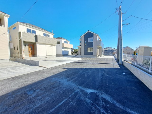 新築　高崎市貝沢町3期　Heartful　Town　Ｃ号棟の前面道路含む現地写真|現地写真　西側接道幅員約5.3ｍ　