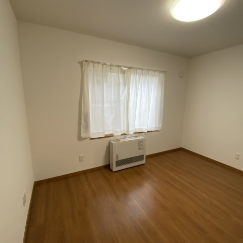 八丁平社員寮の洋室