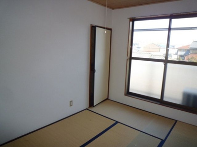 【居間・リビング】 | イッツ・ア陶栄 | ※同建物同型別のお部屋
