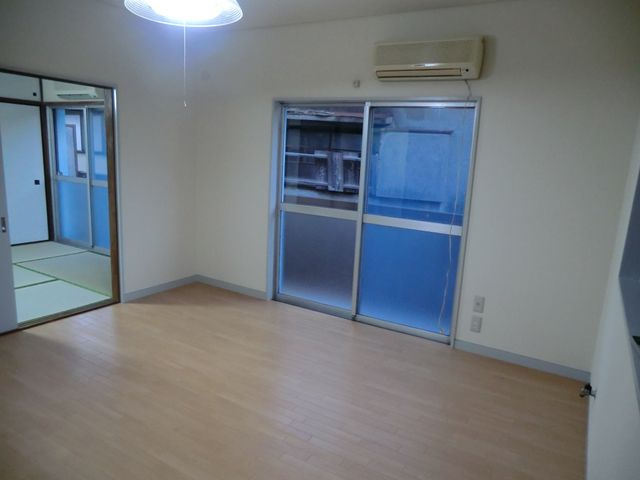 テラスハウス山王の洋室