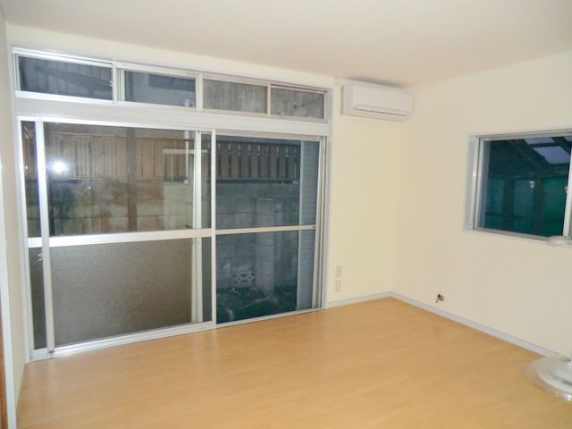 テラスハウス山王の洋室