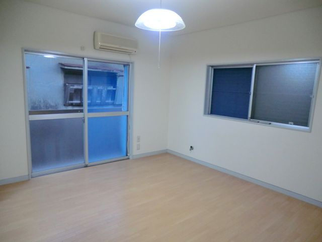 テラスハウス山王の洋室