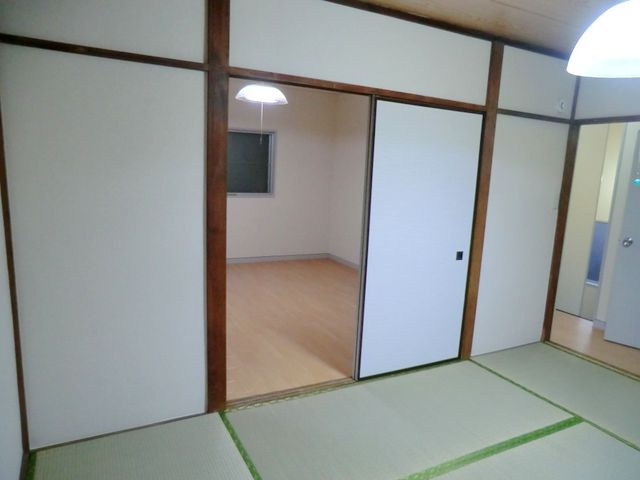 テラスハウス山王の和室