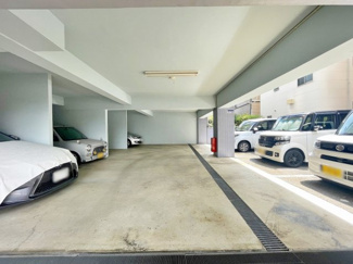 【駐車場】