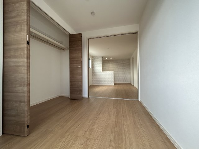【寝室】エミネンス隅の浜