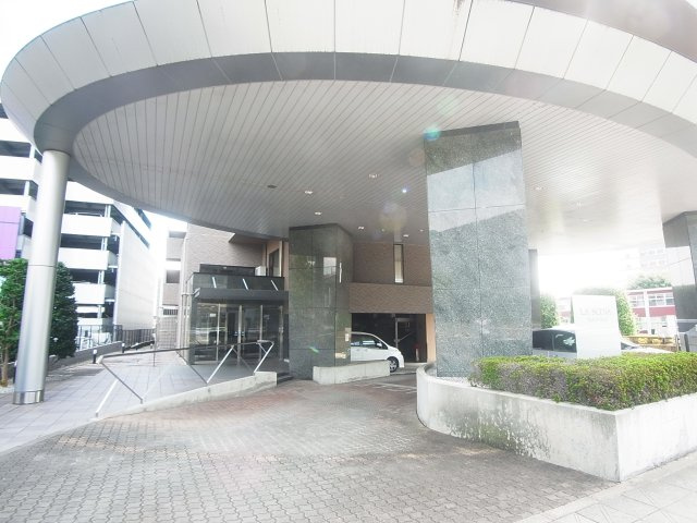 ラシーナ高崎のエントランス|マンションのエントランスです。
