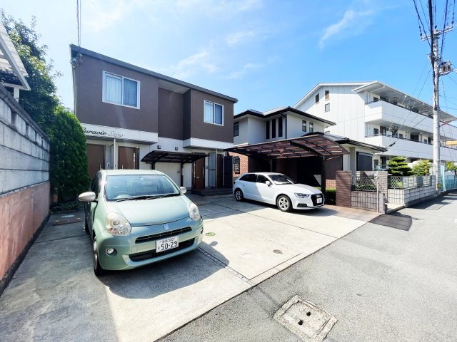 クラヴィエSakoの駐車場