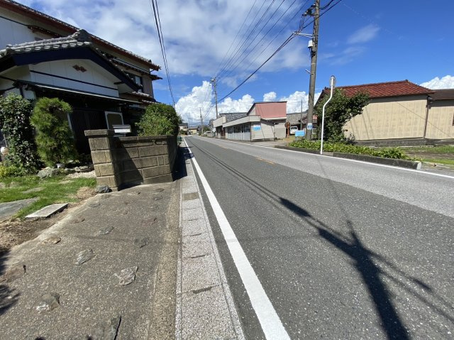 南房総市千倉町北朝夷の中古一戸建の前面道路含む現地写真