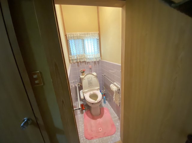 南房総市千倉町北朝夷の中古一戸建のトイレ